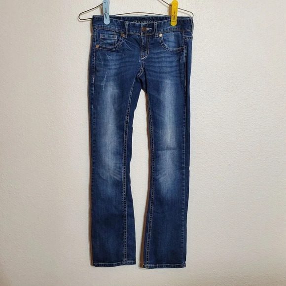 Maurices Denim - Maurices Womens Denim Jeans Light Wash Size 0 Regular low rise embroidery